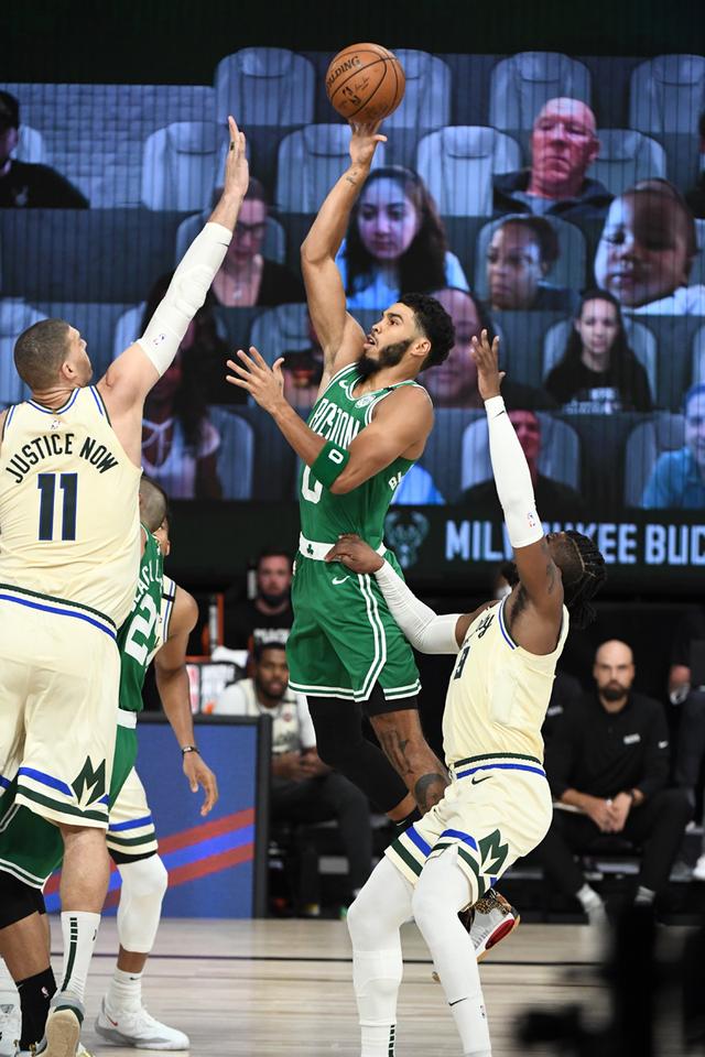 凭借一记精 凭借一记精